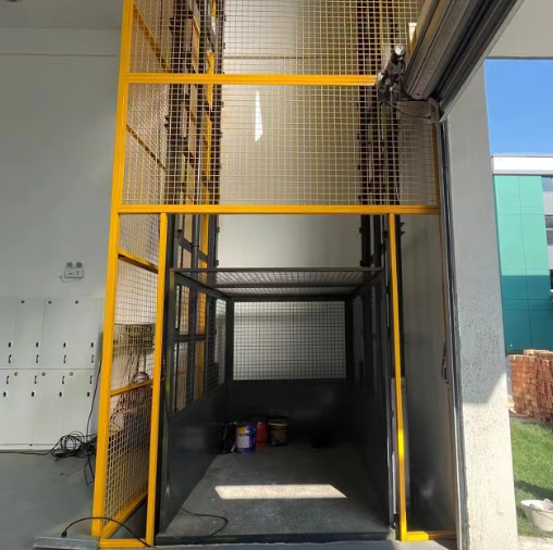 白银导轨式升降机助力物流园破解运输难题