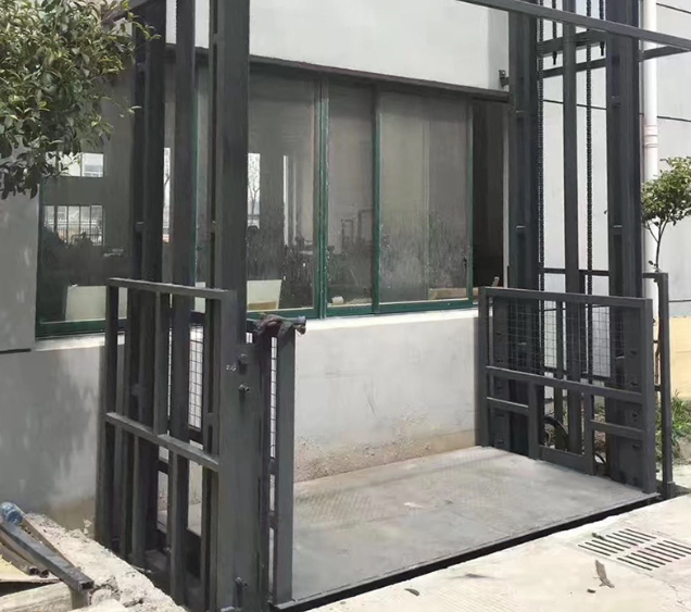 白银导轨式施工升降机助力民生工程提速增效